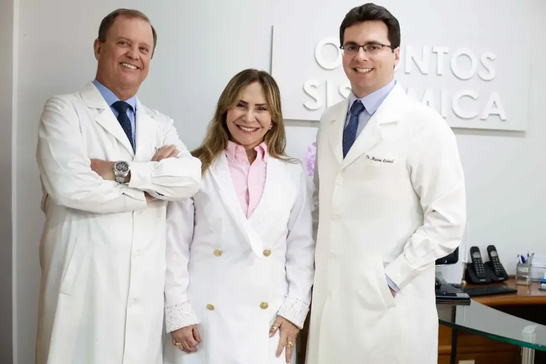 Equipe Odontossistêmica: Dr. Marcos, Dra. Jaqueline e Dr. Marlon